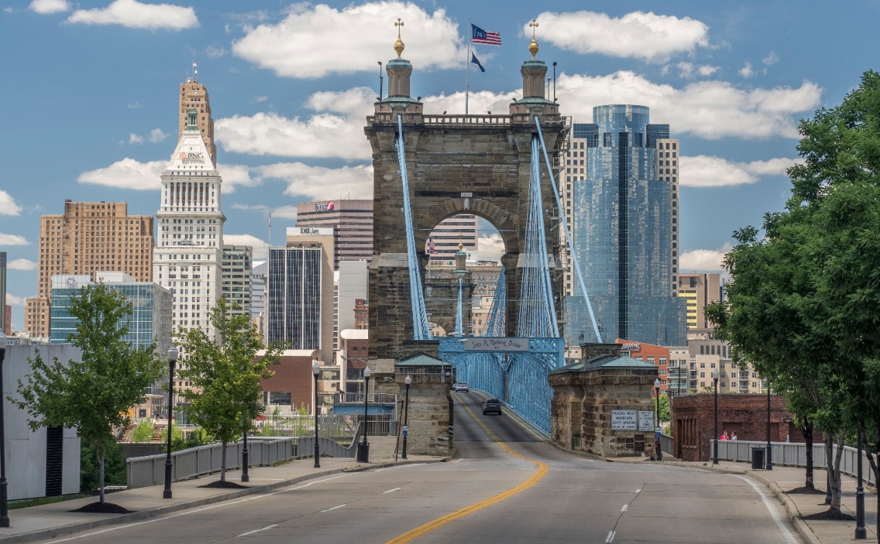 Approaching Roebling Bridge from Covington